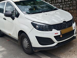 Second Hand Mahindra Marazzo M2 8 STR in Hyderabad