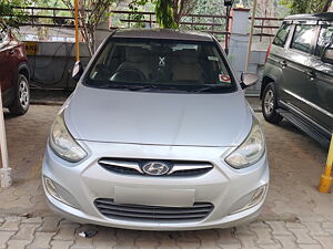 Second Hand Hyundai Verna Fluidic 1.6 VTVT SX in Delhi