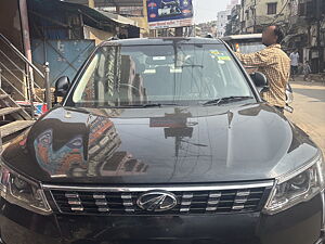 Second Hand Mahindra XUV300 W8(O) 1.2 Petrol Dual Tone [2020] in Kanpur Nagar