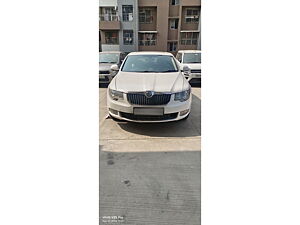 Second Hand Skoda Superb Elegance 2.0 TDI CR AT in Mumbai