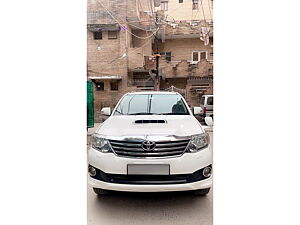 Second Hand Toyota Fortuner 3.0 4x2 MT in Delhi