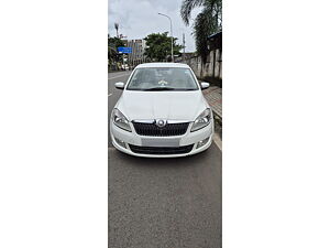 Second Hand Skoda Rapid Elegance 1.6 TDI CR MT in Surat