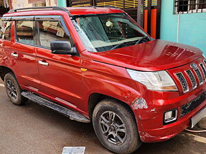 Second Hand Mahindra TUV300 T8 in Raipur