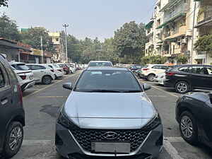 Second Hand हुंडई वरना sx 1.5 एमपीआई in दिल्ली