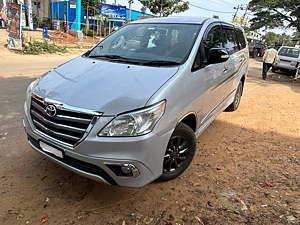 Second Hand Toyota Innova 2.5 ZX 7 STR BS-IV in Bangalore