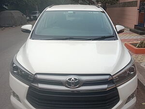 Second Hand Toyota Innova Crysta 2.4 V Diesel in Delhi