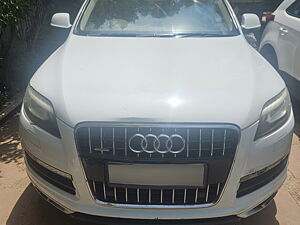 Second Hand Audi Q7 35 TDI Premium Plus + Sunroof in Ahmedabad