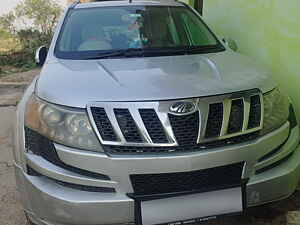 Second Hand महिंद्रा XUV500 स्पोर्टज़ लिमिटेड in मुंगेली