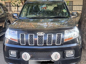 Second Hand Mahindra TUV300 T8 in Delhi