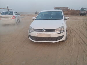 Second Hand Volkswagen Polo Highline1.2L (P) in Mainpuri