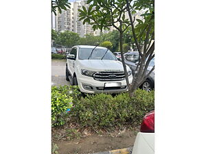 Second Hand Ford Endeavour Trend 2.2 4x2 MT in Noida