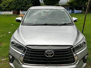 Second Hand Toyota Innova Crysta 2.4 V Diesel in Kanpur