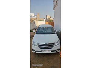 Second Hand Toyota Innova 2.5 G BS III 8 STR in Sriganganagar