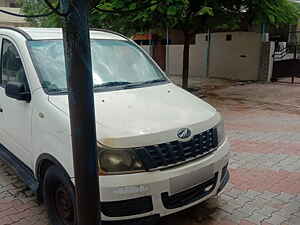 Second Hand महिंद्रा ज़ायलो e4 abs bs-iv in अहमदाबाद