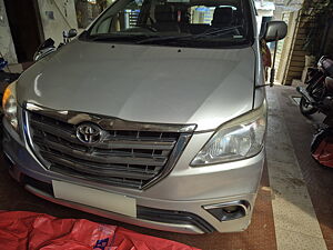 Second Hand Toyota Innova 2.5 GX BS IV 8 STR in Bhubaneswar