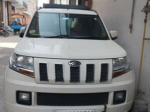 Second Hand Mahindra TUV300 T6 in Delhi