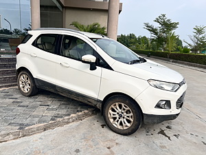 Second Hand Ford Ecosport Titanium 1.5L TDCi in Ahmedabad