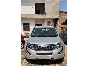 Second Hand महिंद्रा XUV500 w8 in झाँसी