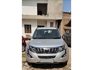 Second Hand Mahindra XUV500 W8 in Jhansi