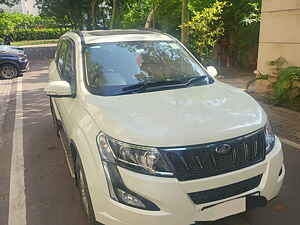 Second Hand महिंद्रा XUV500 w10 in लखनऊ