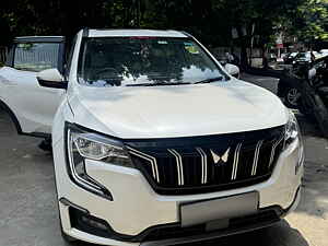 Second Hand महिंद्रा xuv700 AX 5 पेट्रोल एटी 5 सीटर [2021] in दिल्ली