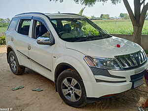 Second Hand महिंद्रा XUV500 w8 in मेहसाना