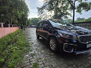 Second Hand Kia Carnival Limousine 7 STR in Kanpur