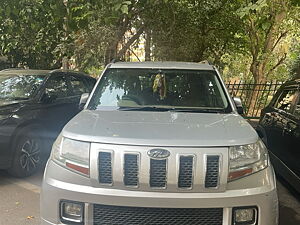 Second Hand Mahindra TUV300 T8 AMT in Delhi