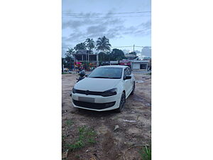 Second Hand Volkswagen Polo Highline1.2L (P) in Alappuzha