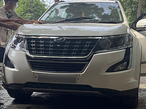 Second Hand महिंद्रा XUV500 w7 ऑटोमैटिक [2018-2020] in फर्रुखाबाद