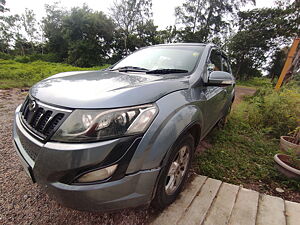 Second Hand Mahindra XUV500 W6 in Rajkot