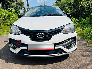 Second Hand Toyota Etios Liva VX Dual Tone in Kochi