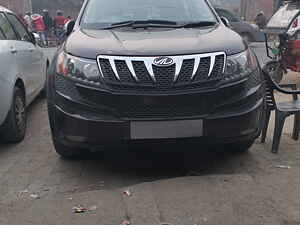 Second Hand महिंद्रा XUV500 w8 in फ़ैज़ाबाद