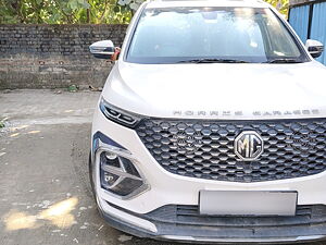 Second Hand MG Hector Plus Select 2.0 Diesel Turbo MT 7-STR in Gonda