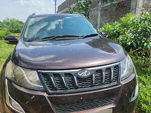 Second Hand महिंद्रा XUV500 w10 in दाहोद