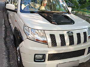 Second Hand महिंद्रा tuv300 t8 एएमटी in दिल्ली