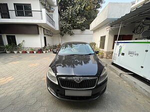 Second Hand Skoda Rapid Ambition 1.6 TDI CR MT Plus in Bangalore