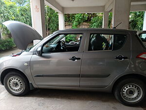 Second Hand Maruti Suzuki Swift LXi (O) in Kolkata