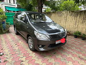 Second Hand टोयोटा इनोवा 2.5 gx 8 str bs-iii in कोटा