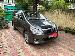 Second Hand Toyota Innova 2.5 GX 8 STR BS-III in Kota