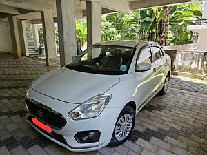 Second Hand Maruti Suzuki DZire VXi AMT in Thiruvananthapuram