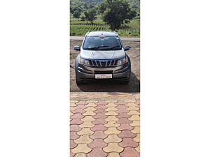 Second Hand Mahindra XUV500 W4 in Beed