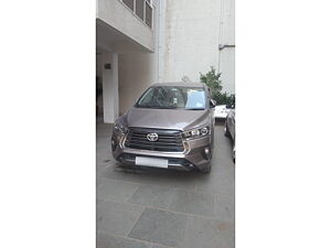 Second Hand Toyota Innova Crysta VX 2.4 8 STR in Anand