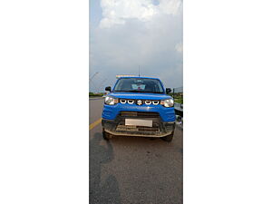 Second Hand Maruti Suzuki S-Presso VXi in Lucknow