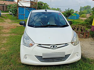 Second Hand Hyundai Eon Magna + in Buxar