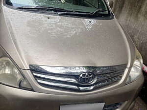 Second Hand Toyota Innova 2.5 V 7 STR in Mumbai