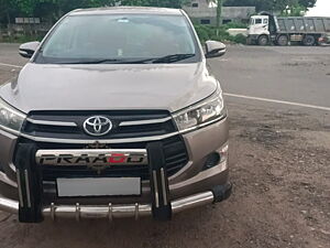 Second Hand Toyota Innova Crysta 2.4 G 7 STR [2016-2017] in Vadodara