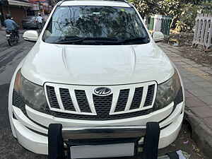 Second Hand महिंद्रा XUV500 w6 in दिल्ली