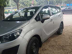 Second Hand Mahindra Marazzo M4 7 STR in Delhi