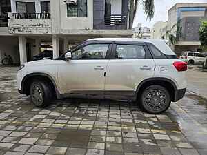 Second Hand Maruti Suzuki Vitara Brezza LXi in Vadodara